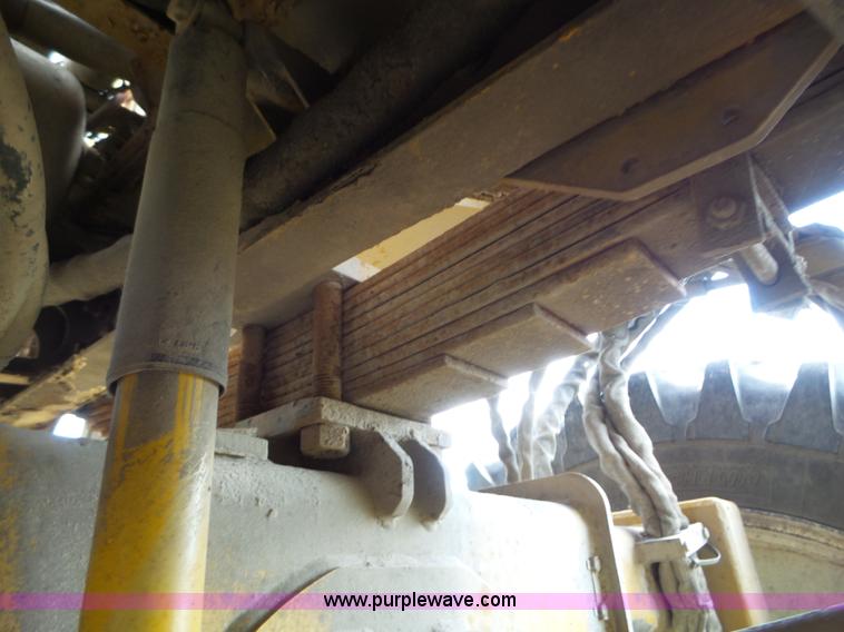 image for item BN9435 2001 Ag-Chem RoGator 854 self-propelled sprayer