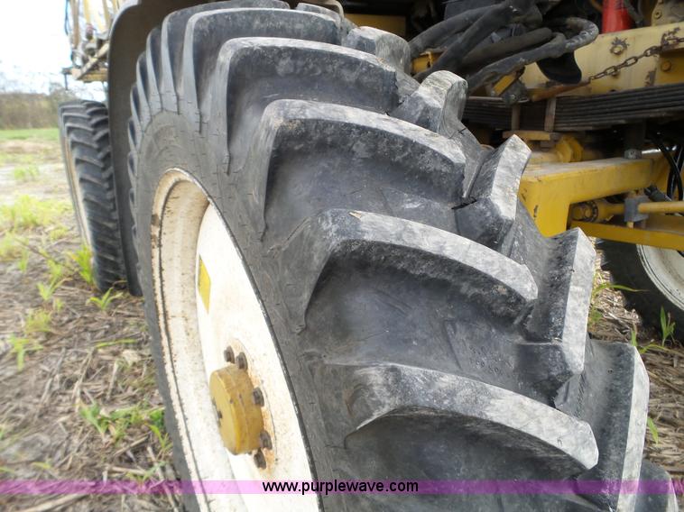 image for item BN9435 2001 Ag-Chem RoGator 854 self-propelled sprayer