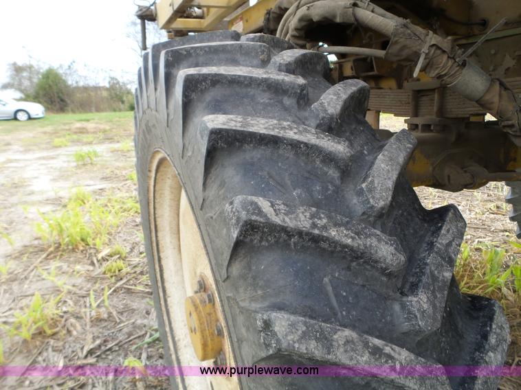 image for item BN9435 2001 Ag-Chem RoGator 854 self-propelled sprayer