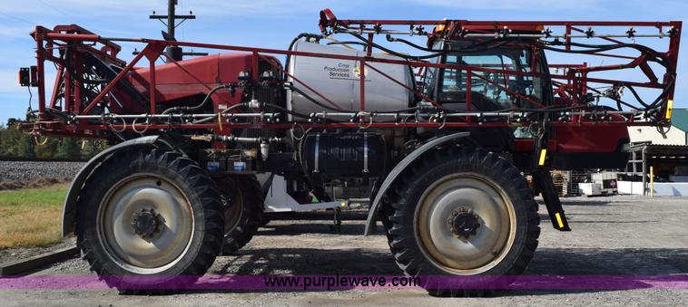 image for item J8479 2007 Case IH SPX3320 self-propelled sprayer