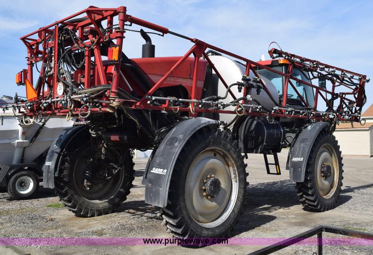 image for item J8479 2007 Case IH SPX3320 self-propelled sprayer