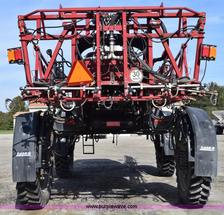 image for item J8479 2007 Case IH SPX3320 self-propelled sprayer