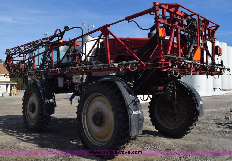 image for item J8479 2007 Case IH SPX3320 self-propelled sprayer