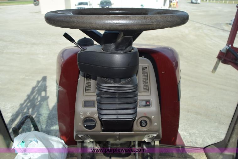 image for item J8479 2007 Case IH SPX3320 self-propelled sprayer