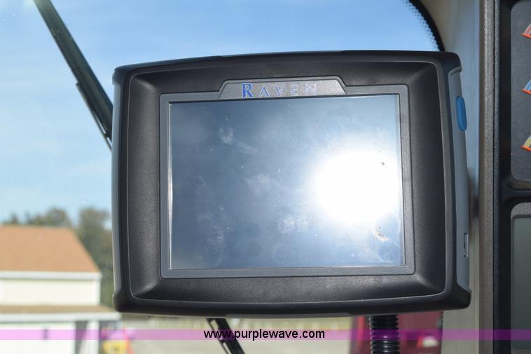 image for item J8479 2007 Case IH SPX3320 self-propelled sprayer