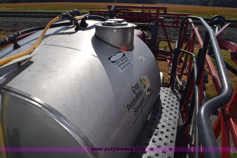 image for item J8479 2007 Case IH SPX3320 self-propelled sprayer