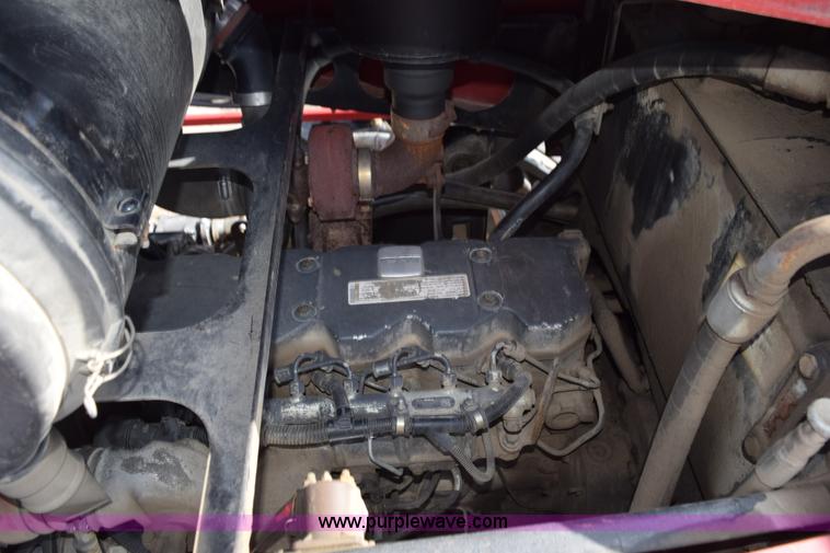 image for item J8479 2007 Case IH SPX3320 self-propelled sprayer