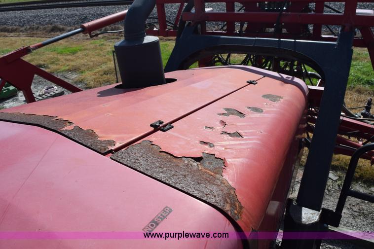 image for item J8479 2007 Case IH SPX3320 self-propelled sprayer