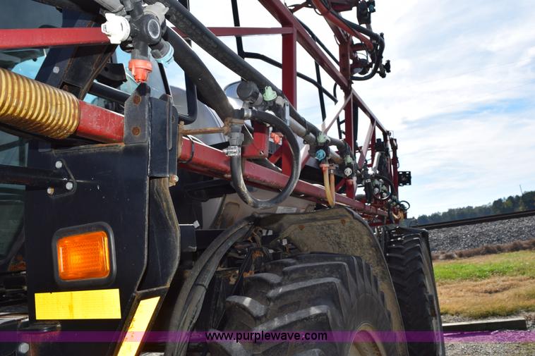 image for item J8479 2007 Case IH SPX3320 self-propelled sprayer