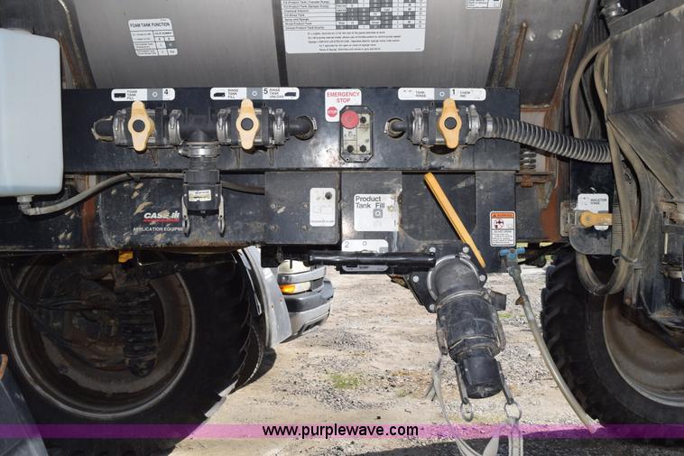 image for item J8479 2007 Case IH SPX3320 self-propelled sprayer