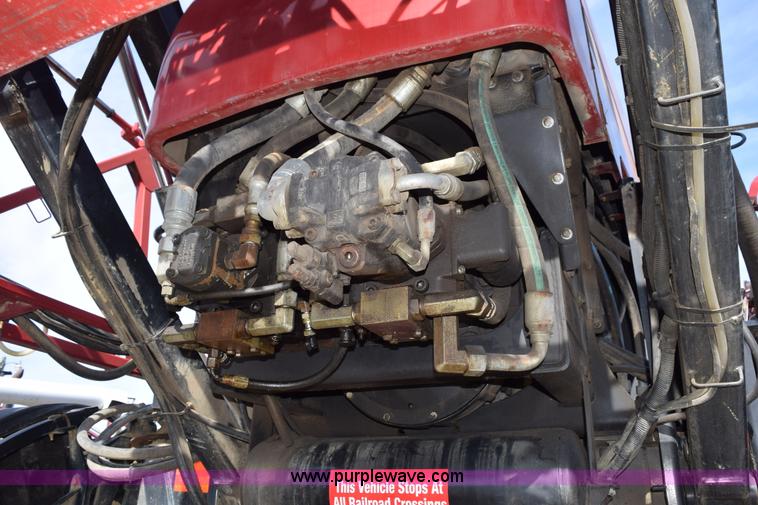 image for item J8479 2007 Case IH SPX3320 self-propelled sprayer