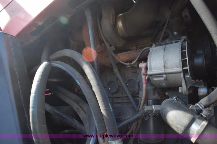 image for item J8479 2007 Case IH SPX3320 self-propelled sprayer