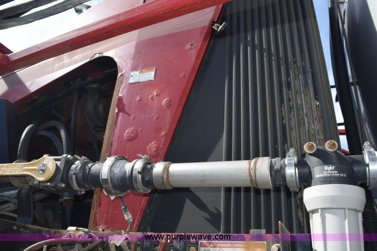 image for item J8479 2007 Case IH SPX3320 self-propelled sprayer