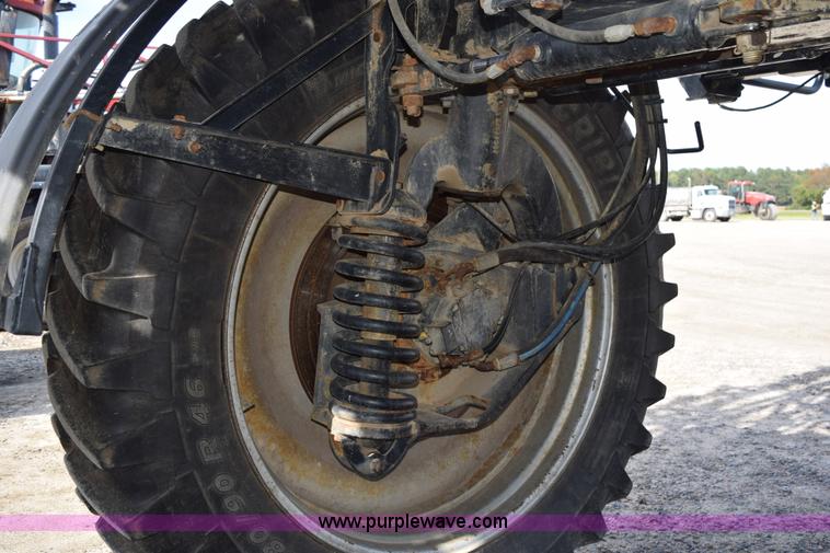 image for item J8479 2007 Case IH SPX3320 self-propelled sprayer