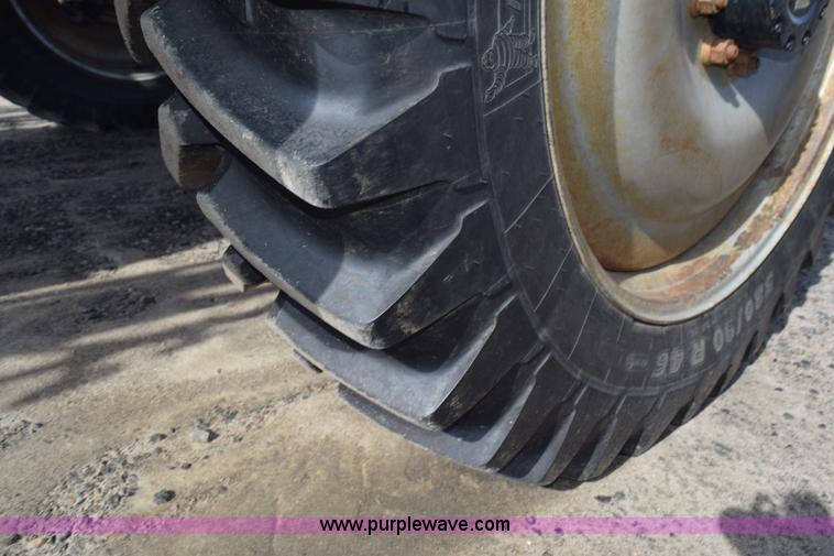 image for item J8479 2007 Case IH SPX3320 self-propelled sprayer