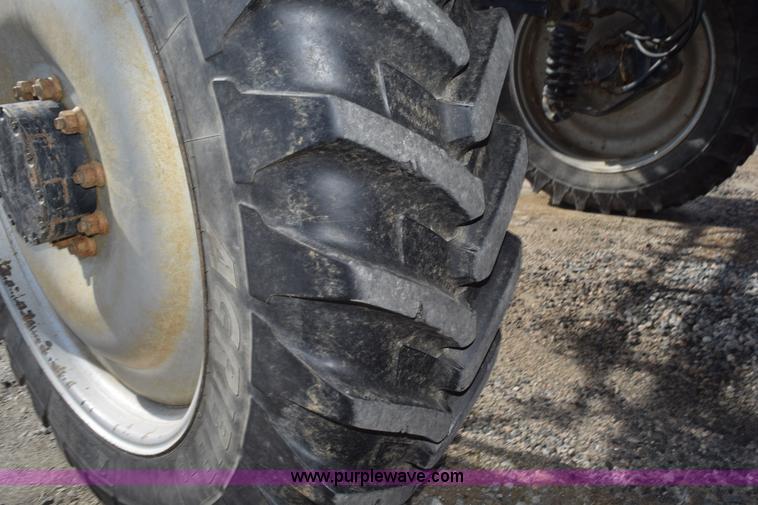 image for item J8479 2007 Case IH SPX3320 self-propelled sprayer