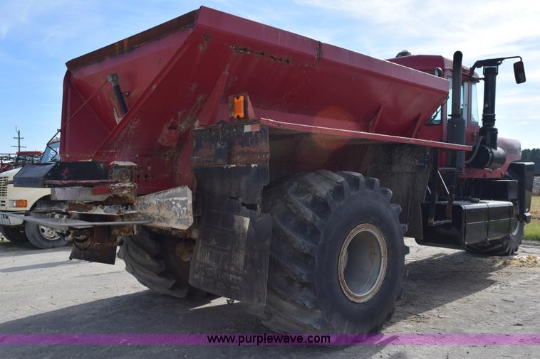 image for item J8480 2002 Case IH FLX3300B self-propelled applicator