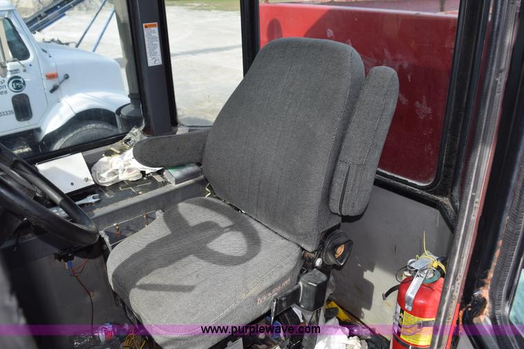 image for item J8480 2002 Case IH FLX3300B self-propelled applicator