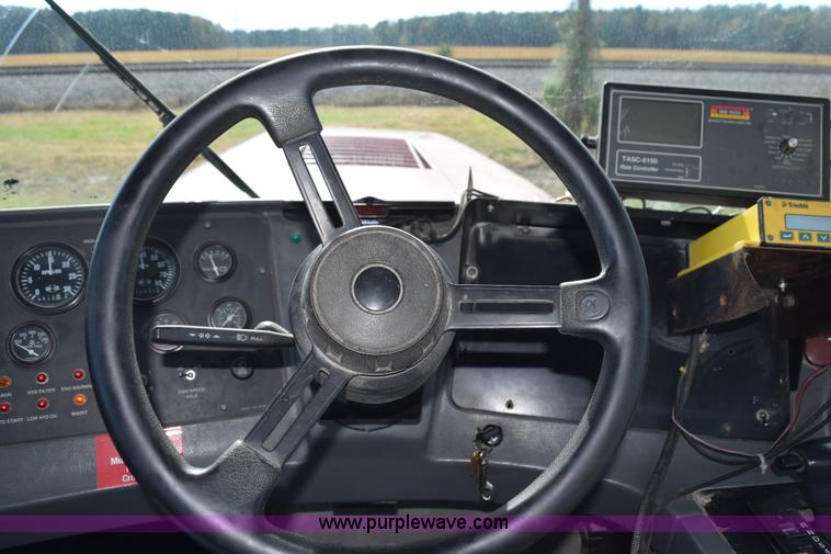 image for item J8480 2002 Case IH FLX3300B self-propelled applicator