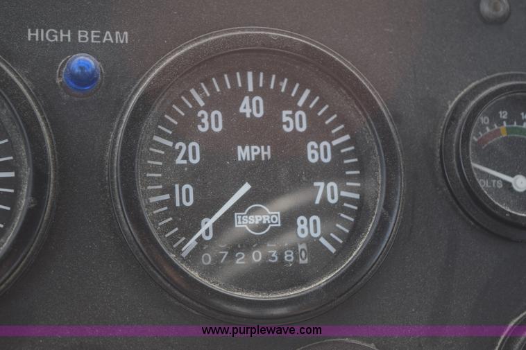 image for item J8480 2002 Case IH FLX3300B self-propelled applicator