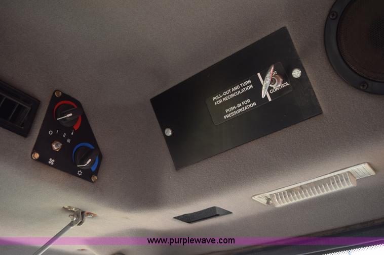 image for item J8480 2002 Case IH FLX3300B self-propelled applicator