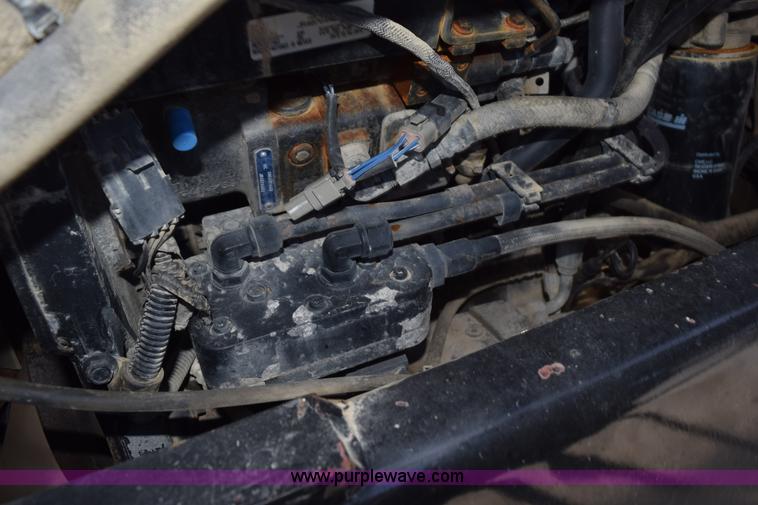 image for item J8480 2002 Case IH FLX3300B self-propelled applicator