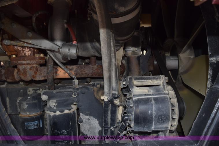 image for item J8480 2002 Case IH FLX3300B self-propelled applicator