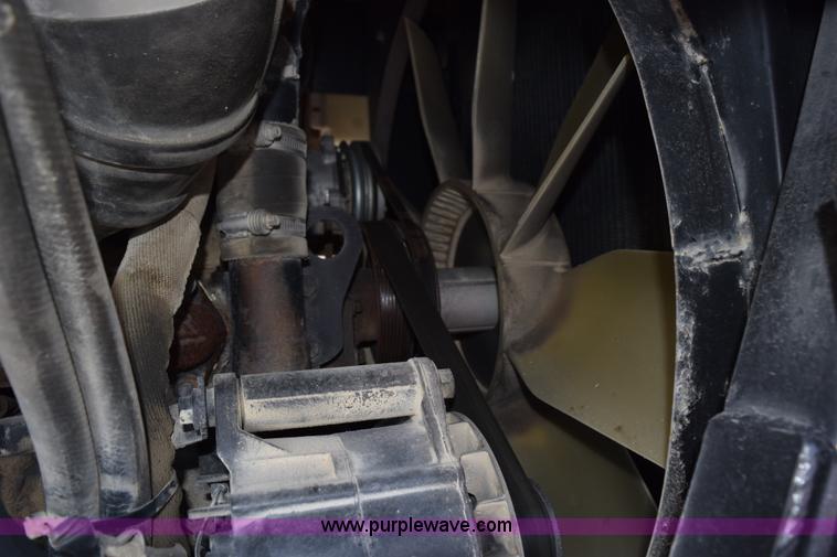 image for item J8480 2002 Case IH FLX3300B self-propelled applicator