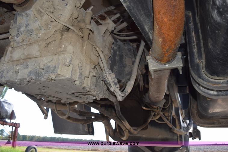 image for item J8480 2002 Case IH FLX3300B self-propelled applicator