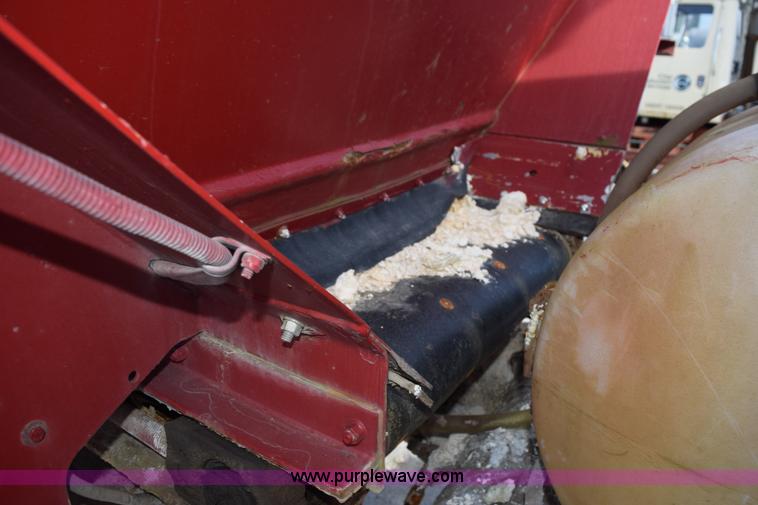 image for item J8480 2002 Case IH FLX3300B self-propelled applicator