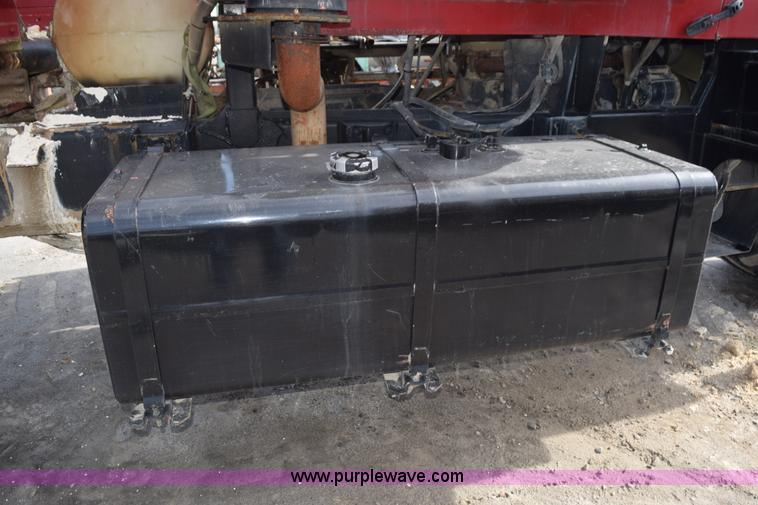 image for item J8480 2002 Case IH FLX3300B self-propelled applicator