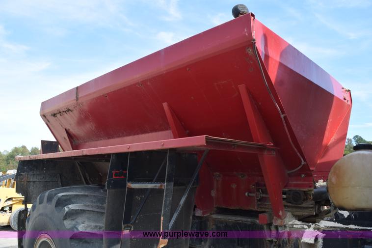 image for item J8480 2002 Case IH FLX3300B self-propelled applicator