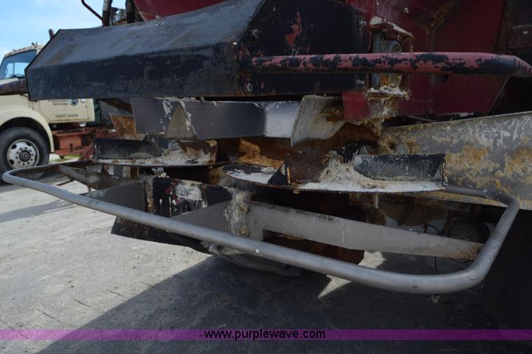 image for item J8480 2002 Case IH FLX3300B self-propelled applicator