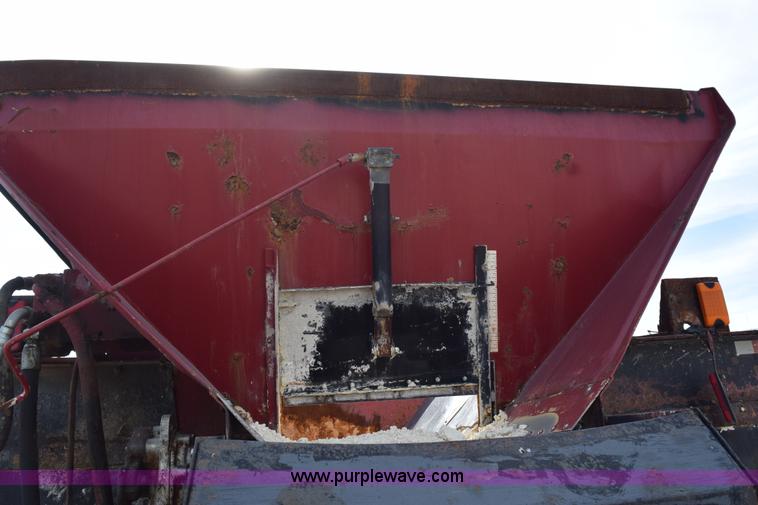 image for item J8480 2002 Case IH FLX3300B self-propelled applicator