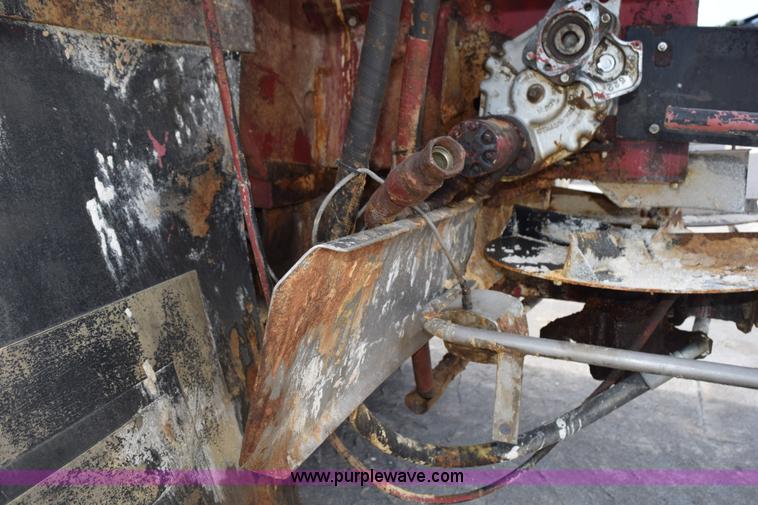 image for item J8480 2002 Case IH FLX3300B self-propelled applicator