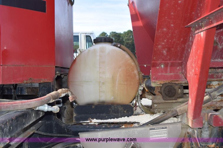 image for item J8480 2002 Case IH FLX3300B self-propelled applicator