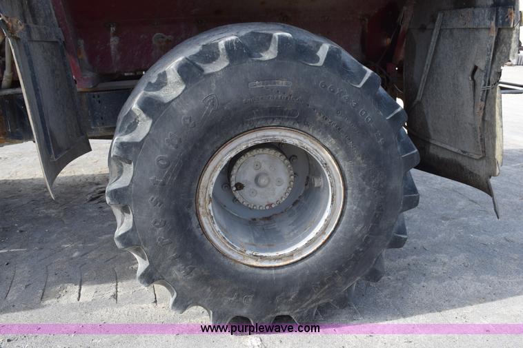 image for item J8480 2002 Case IH FLX3300B self-propelled applicator