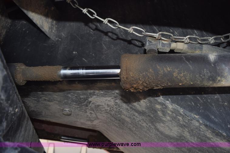 image for item J8480 2002 Case IH FLX3300B self-propelled applicator