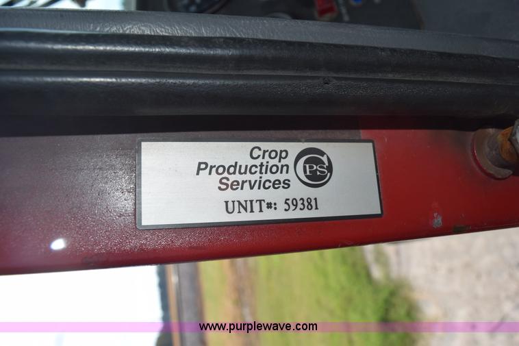 image for item J8480 2002 Case IH FLX3300B self-propelled applicator