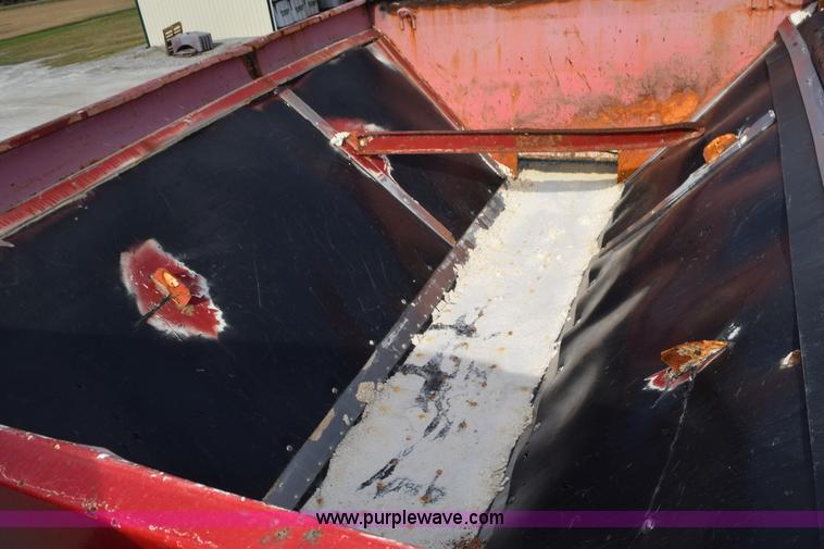 image for item J8480 2002 Case IH FLX3300B self-propelled applicator