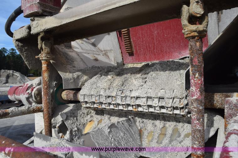 image for item J8481 2001 International 8100 applicator truck