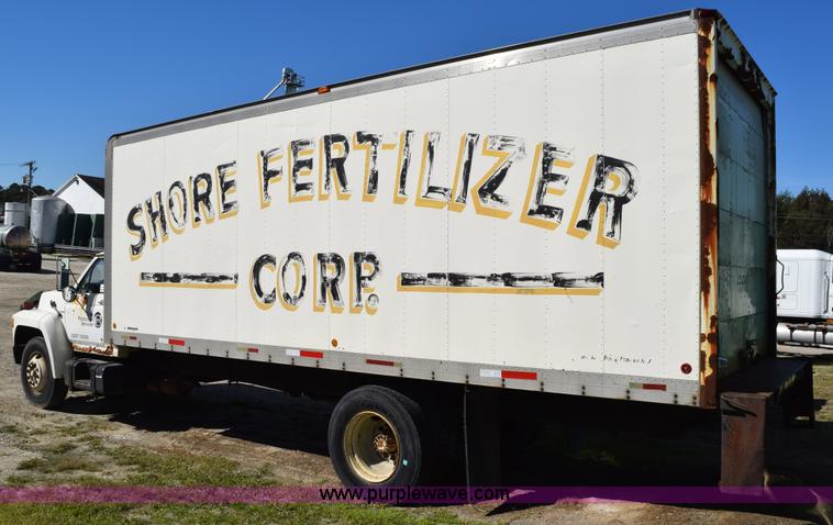 image for item J8482 1985 Ford F700 box truck