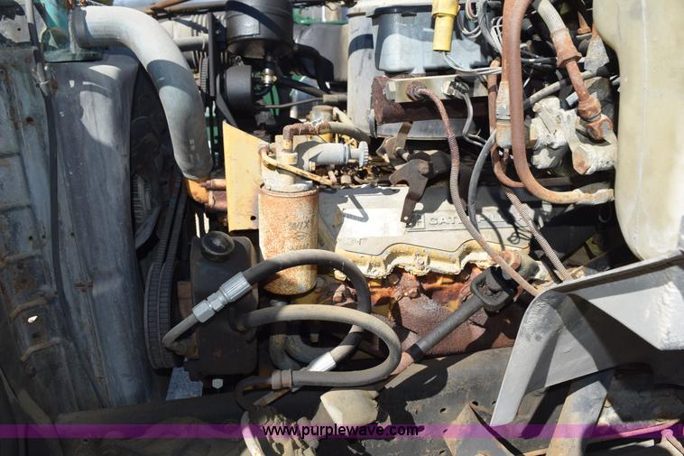 image for item J8482 1985 Ford F700 box truck