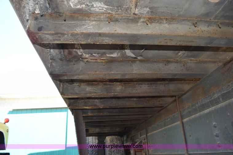 image for item J8482 1985 Ford F700 box truck