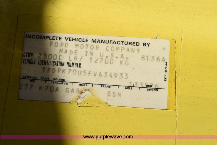 image for item J8482 1985 Ford F700 box truck