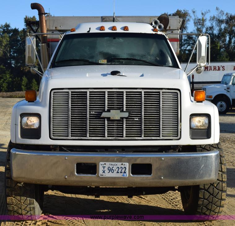 image for item J8483 1999 Chevrolet C7500 applicator truck