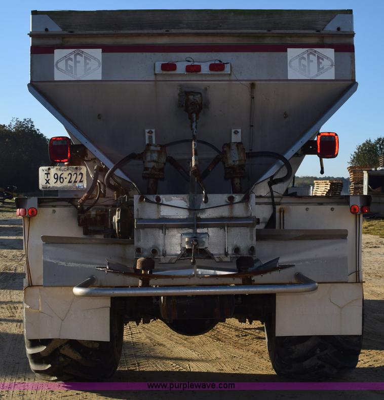 image for item J8483 1999 Chevrolet C7500 applicator truck