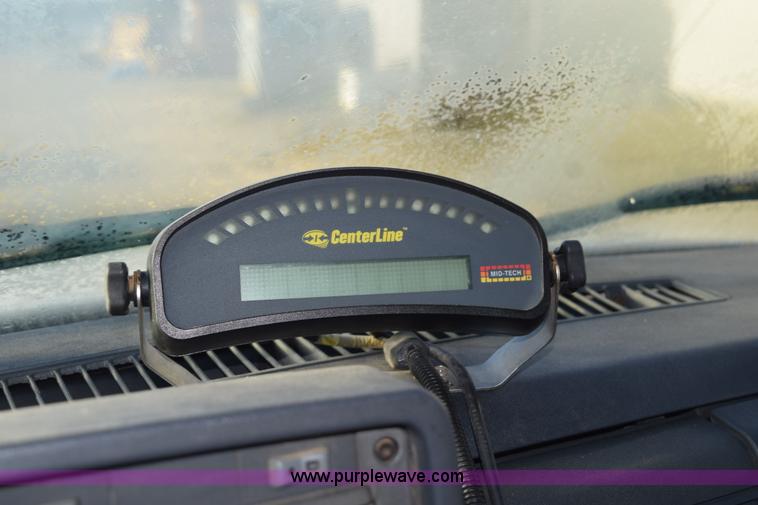 image for item J8483 1999 Chevrolet C7500 applicator truck