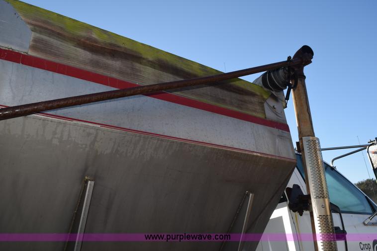 image for item J8483 1999 Chevrolet C7500 applicator truck