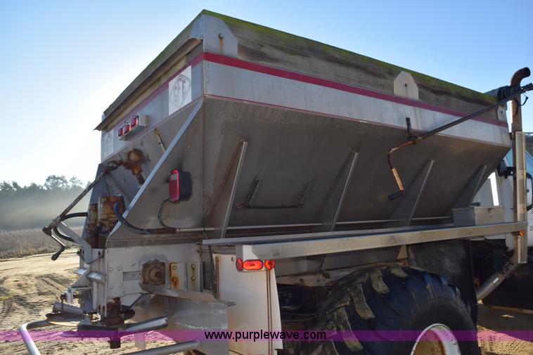 image for item J8483 1999 Chevrolet C7500 applicator truck